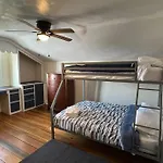 Spacious 5 Bedroom Home W/ Hot Tub