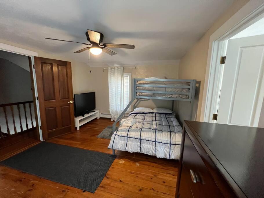 Spacious 5 Bedroom W/ Hot Tub Holiday home North East