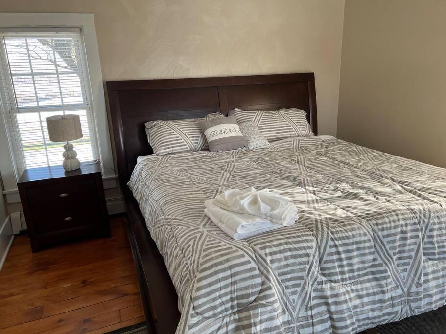 Holiday home Spacious 5 Bedroom W/ Hot Tub *