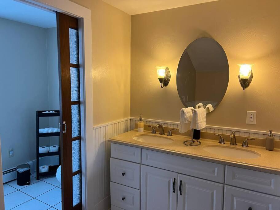 Spacious 5 Bedroom W/ Hot Tub * North East